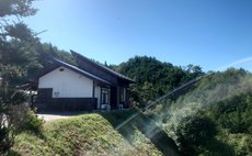 Limited to one group per day, one cottage exclusively available Cottage "Rin" with a panoramic view from the top of the mountain