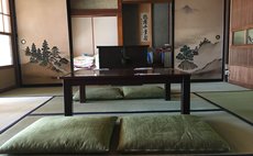stay at japanese traditional house with the owners
